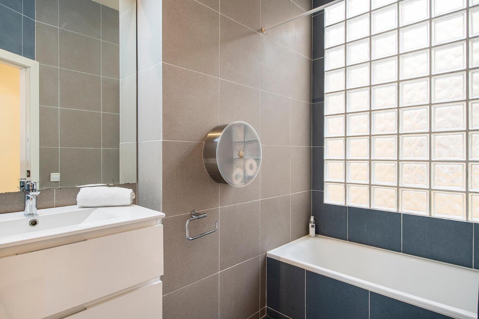 Sleep & Stay Luxury Top Floor Apt With Terrace Girona Bagian luar foto